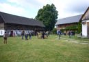 Na Roubenku opět zavítá Laco Deczi a představí se i klobouky Na Roubenku opět zavítá Laco Deczi a představí se i klobouky