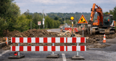 Uzavírka silnice II/608 mezi Postřižínem a Veltrusy začne po Velikonocích